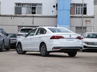 Mobil Sedan 2024 1.4T Hemat Biaya dengan Powertrain EA211, Transmisi Otomatis, Jok Kulit, dan Konsumsi Bahan Bakar Rendah untuk Penggunaan Sehari-hari