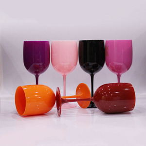 Copas de Vino Modernas de Plástico Irrompible de 480 ml, Color Blanco y Rosa, Copas de Cóctel para Champán, para Bodas y Fiestas - Product Image 1
