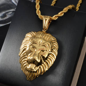 Collier Pendentif Homme en Acier Inoxydable 316L Plaqué Or 18K avec Breloque Tête de Lion Gravable Personnalisée et Chaîne Cubaine Épaisse et Audacieuse - Product Image 5