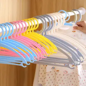 Красочные детские пластиковые вешалки противоскользящие пластиковые вешалки для белья для ребенка