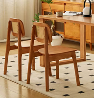 Chaise de salle à manger en rotin moderne de luxe avec accoudoirs, couleur bois naturel massif, pour restaurant et hôtel, vente en gros