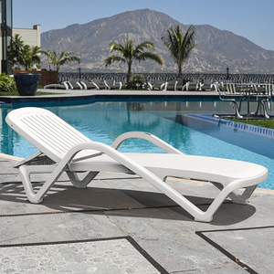 Lits de soleil de piscine pliants en <span class=keywords><strong>plastique</strong></span> portables en gros chaise longue pliable extérieure pour la commodité de spa d'hôtel de cour - Product Image 4