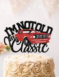 Décoration de gâteau « Je ne suis pas vieux, je suis une voiture classique » – Décorations de gâteau d'anniversaire « Voiture rouge vintage » pour hommes – Fournitures de fête - Product Image 1
