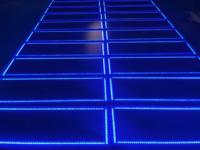 Schermo LED Interattivo ad Alta Sensibilità per Pavimenti, Risoluzione Personalizzabile, Uso Interno/Esterno, Risposta in Tempo Reale, Luminosità 3000-5000 cd