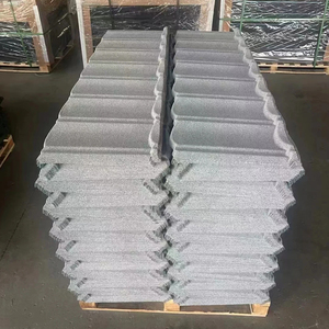 Prix des carreaux de toiture en métal revêtus de pierre à base anti-empreintes digitales super durables Offre Spéciale