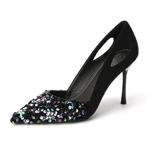 유럽 미국 섹시 뾰족한 발가락 에나멜 가죽 실버 리벳 하이힐 여성 스틸레토 토 샌들 다목적 전문 신발