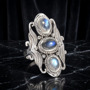 Anillo de cóctel de plata 925 con labradorita y piedra lunar para mujer, diseño vintage de alas, engaste de bisel, joyería llamativa - Product Image 1