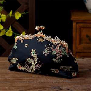 2025 प्रोम मोती कढ़ाई फूलों के हैंडबैग, शादी के लिए महिलाओं की लक्जरी शाम बैग - Product Image 2