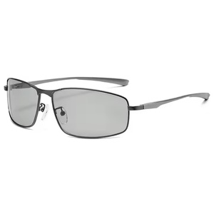 <span class=keywords><strong>Lunettes</strong></span> <span class=keywords><strong>de</strong></span> <span class=keywords><strong>soleil</strong></span> <span class=keywords><strong>photochromiques</strong></span> tendance 2025 pour hommes, verres gris TAC polarisés UV400, pour la conduite <span class=keywords><strong>de</strong></span> jour comme <span class=keywords><strong>de</strong></span> nuit, la pêche et les activités <span class=keywords><strong>de</strong></span> plein air - Product Image 5