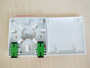 Placa frontal montada en la pared interior SC Rosette 2 Core 86*86mm Caja de terminales de <span class=keywords><strong>fibra</strong></span> <span class=keywords><strong>óptica</strong></span> - Product Image 5