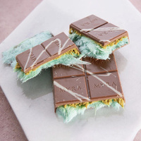Produit phare et très demandé : Barre chocolatée en forme de cheveux avec garniture saveur barbe à papa, Caramel, Citron, Chocolat - Vente en gros usine