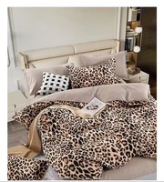 Offre Spéciale : Parure de Lit Luxe 4 Pièces en Satin Imprimé Léopard – Housse de Couette, Couette et Draps