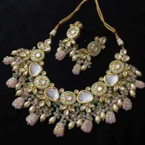 Sabyasachi Inspiré Designer Kundan Set Vert Kundan Bridal Choker Set Personnalisable Kundan Bridal Sets - Product Image 1