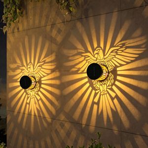 Lampe murale solaire d'extérieur à motif d'aigle, lumière LED, étanche, éclairage de clôture de jardin, décorative, à énergie solaire - Product Image 3