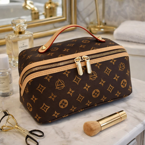 Bolsas de Cosméticos de Moda para Mujer, Nuevo Neceser con Letras para Uso Diario, Bolsa de Maquillaje con Logotipo Personalizado y Cierre de Cremallera, Hecha de PU - Product Image 5