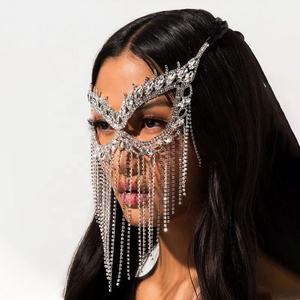 Máscara de Fiesta de Halloween y Navidad con Pedrería y Circonitas, Diseño de Mujer Gato, para Niñas - Product Image 1