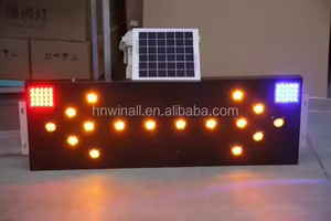 Segnale Luminoso a Freccia LED Lampeggiante per Sicurezza Stradale, Pannello Solare per Avvisi di Traffico - Product Image 4