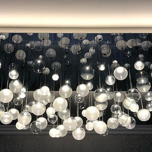 <span class=keywords><strong>Lustre</strong></span> PM Long Hotel avec boules de <span class=keywords><strong>verre</strong></span> blanches, élégant <span class=keywords><strong>lustre</strong></span> en <span class=keywords><strong>verre</strong></span> blanc et luminaires suspendus pour escalier - Product Image 2