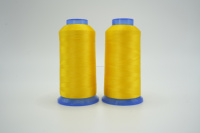 Hilo de bordar de poliéster de grado industrial 120D/2 5000Y, costura de alambre fuerte teñida en cono para costura y uso textil