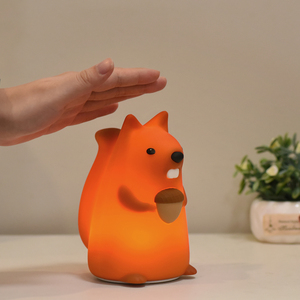 Lampe de chevet LED pour enfants en silicone, capteur de mouvement, lumière USB pour bébé, petite lampe lunaire tactile pour enfants, blanc chaud, intensité réglable - Product Image 1