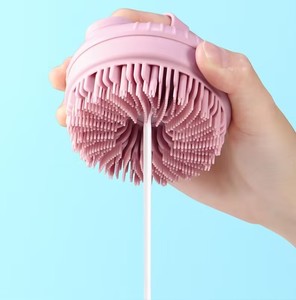 Brosse multifonctionnelle en silicone pour le lavage et le massage des cheveux, idéale pour le shampoing et le bain - Product Image 4