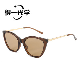 แว่นกันแดดทรงแคทอาย กรอบพีซีสีดำ UV400 ป้องกันแสงสีฟ้า สไตล์ผู้หญิง - Product Image 3