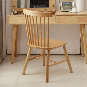เก้าอี้ไม้จริงสไตล์วินด์เซอร์ สีไม้ธรรมชาติ สำหรับใช้ในร่ม/โรงแรม - Product Image 1