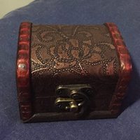 Estuche de almacenamiento de madera pulida Vintage para organizar joyas de viaje y letreros de pared hechos a mano con bisagra