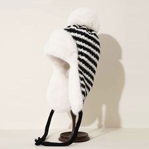 Bonnet tricoté d'hiver pour femme, style russe, épais, protection des oreilles, rayé, coupe-vent, en fourrure, pour le cyclisme - Product Image 5