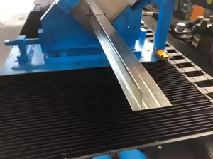ZTRFM Metal V profil çatı yanıp sönen demir Agle yapma çelik damla kenar rulo şekillendirme makinesi - Product Image 5