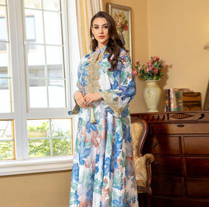 Robe longue pour femmes musulmanes à imprimé tendance, col en V et manches longues, vêtements traditionnels arabes malaisiens, vêtements pour femmes - Product Image 1
