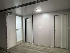 บ้านสำเร็จรูปเหล็กพับได้น้ำหนักเบา RIGANG ขนาด 20 ฟุต 40 ฟุต แบบขยายได้ 2 ห้องนอน สำหรับอยู่อาศัยหรือสำนักงาน สไตล์มิดเซ็นจูรี่ - Product Image 6