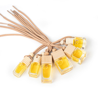 Vente en gros de flacons de diffuseur d'air frais pour voiture en verre de 10 ml et 5 ml avec bouchons suspendus en bois naturel pour diffuseurs de parfum