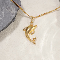 Bijoux d'été délicats en vrac Vente en gros d'animaux marins Hippocampe Mignon Hip Hop Pendentif plaqué or Collier en acier inoxydable Charm