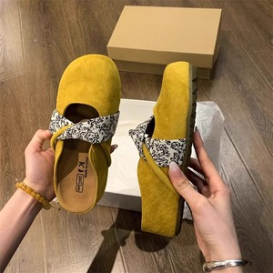 Mules pour femmes en cuir, version à talonnette interne, bout fermé, dessus en <span class=keywords><strong>nubuck</strong></span>, semelle extérieure en caoutchouc, doublure en microfibre, à enfiler - Product Image 3