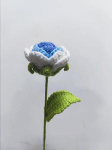 Bouquet di Rose Artificiali all'Uncinetto Fatto a Mano, Regalo per San Valentino, Decorazione per Matrimoni, Rosa Romantica Pronta - Product Image 5