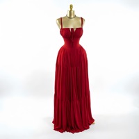 Robe longue plissée élégante à taille haute et col halter, nouvelle collection été 2026, style transfrontalier Europe-Amérique pour femmes