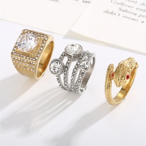 Anillo Grueso de Oro Estilo Hip Hop, Anillos de Dedo Personalizados de Acero Inoxidable con Circonita - Product Image 1