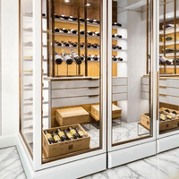 Cave à vin traditionnelle en bois massif écologique sur mesure avec vitrine pour bar à domicile et salon