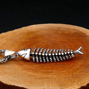 Yunnique Collier Pendentif Arête de Poisson en Acier Inoxydable, Style Punk Hip Hop Urbain Unisexe, Chaîne de Pull en Argent Tibétain 60cm - Product Image 2