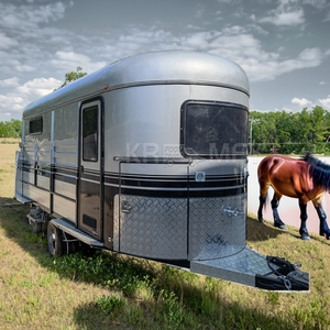 Remorques pour chevaux à trois essieux, à chargement droit ou incliné, avec logement, très demandées - Product Image 5