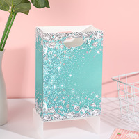 Sacs en papier kraft de haute qualité en gros, logo personnalisé, matériaux recyclés brillants, accessoires avec poignée en ruban pour emballage personnalisé