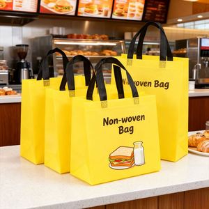 Bolsa de tela no tejida con estampado de pizza en colores rojo y amarillo, para entrega de comida italiana, pizzerías, restaurantes, comida para llevar, diseño elegante. - Product Image 2