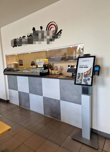 Máy tính để bàn 15.6inch/21.5inch Android/Windows tự dịch vụ <span class=keywords><strong>kiosk</strong></span> thanh toán thiết bị đầu cuối <span class=keywords><strong>kiosk</strong></span> với máy quét QR 80 mét máy in - Product Image 2