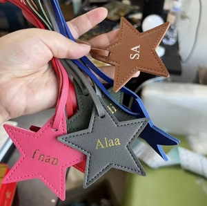 Llavero con colgante de estrella de cinco puntas de cuero Pu más vendido para bolso de mujer encanto decoración de llave de coche accesorios de bolsa para regalo - Product Image 1