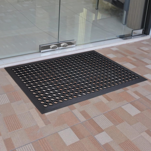 Tapis en caoutchouc perforé résistant aux intempéries pour extérieur, tapis léger à emboîtement pour station de lavage de voitures, surface de sol boueuse et grasse - Product Image 4