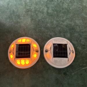 Luz de Señalización Vial Solar LED Amarilla de Alta Intensidad Roadsafe, Diámetro 121*23mm, con Lámina Transparente - Product Image 3
