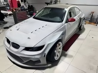 Kit carrosserie large pour BMW E92 : pare-chocs avant et arrière, ailes, capot, jupes latérales, spoiler