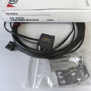Capteur à fibre optique RGB CZ-H37S avec suppression du reflet et détection de petit spot - Product Image 6