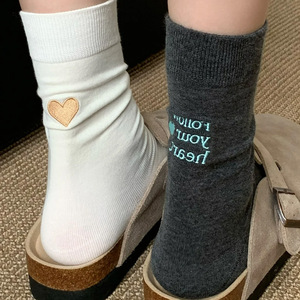 Calze ricamate Jingwen 2026 con cuore e lettera, stile AB, in maglia, da ragazza, bianche, a metà polpaccio, in cotone, per la primavera - Product Image 2